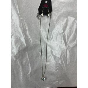 NWT Paparazzi Clear Cubic Zirconia Earrings and Necklace in Silver